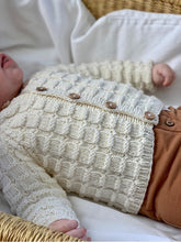 Load image into Gallery viewer, EikeNøtt Jacket Junior (knitting package)
