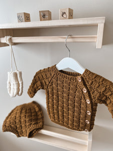 Oak Nut Button Sweater (knitting package)