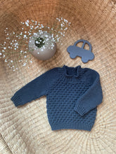 Load image into Gallery viewer, LeafHeart Sweater (knitting package)
