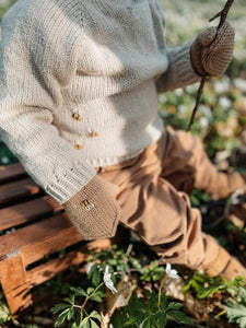 Apple Blossom Mittens (Danish)