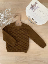 Load image into Gallery viewer, LeafHeart Sweater (knitting package)
