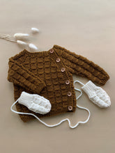 Load image into Gallery viewer, Oak Nut Button Sweater (knitting package)
