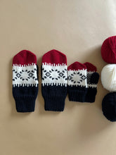 Load image into Gallery viewer, Norwegian Dream Mittens all sizes
