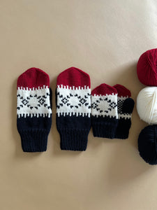 Norwegian Dream Mittens all sizes