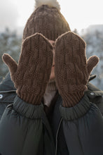 Load image into Gallery viewer, GarnLænke Mittens / Adult (Danish)
