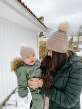 Load image into Gallery viewer, Acorn Hat / Adult
