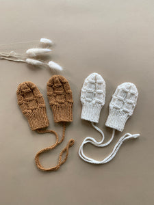 Acorn Mittens (Danish)