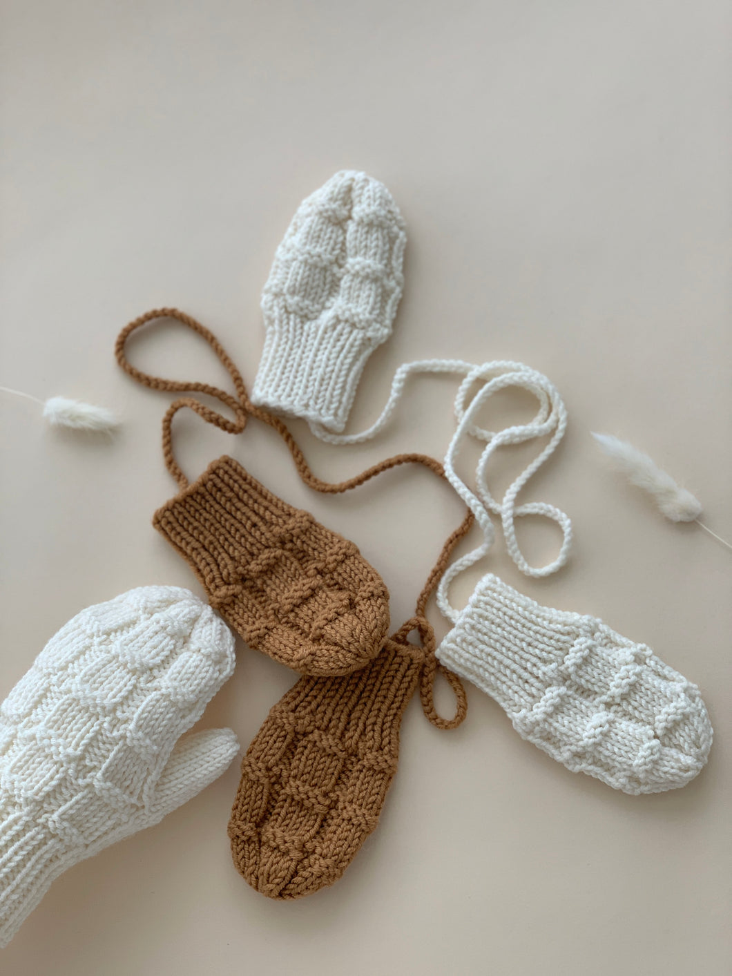 Acorn Mittens