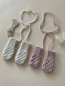 LeafHeart Mittens (Danish)