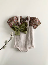 Load image into Gallery viewer, SweetPeas Romper (english)
